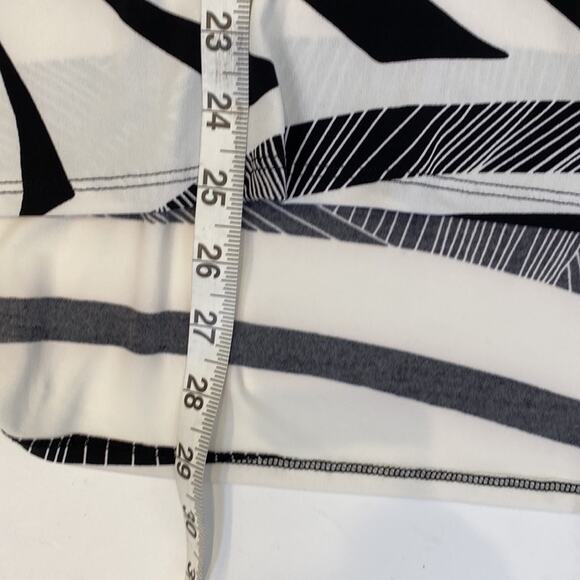 Chico’s Tropical Print Short Sleeve Blouse EUC Sz 16 Stretch Abstract Polyester - Picture 11 of 13